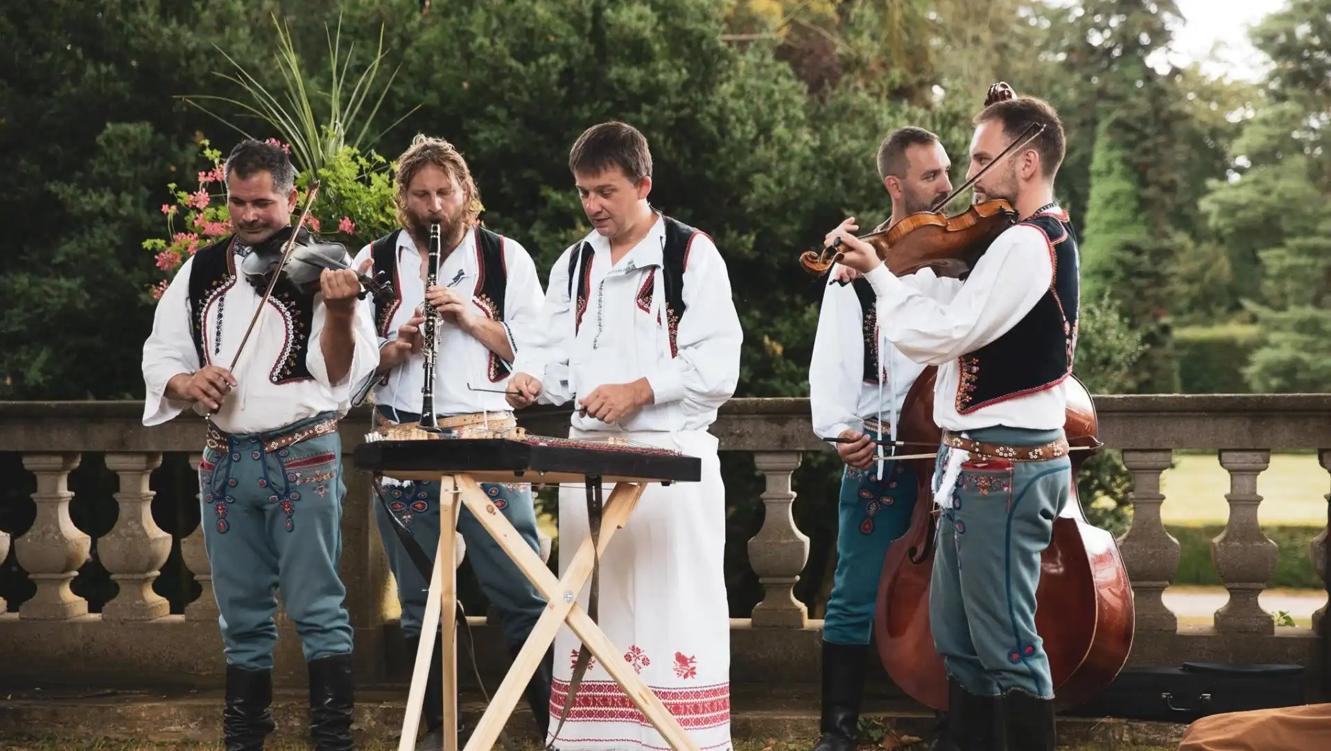 Horňácká cimbálová muzika Kubíci Horňácká cimbálová muzika Kubíci
