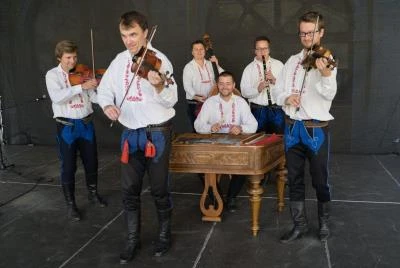 Mladí Burčáci Dulcimer Band