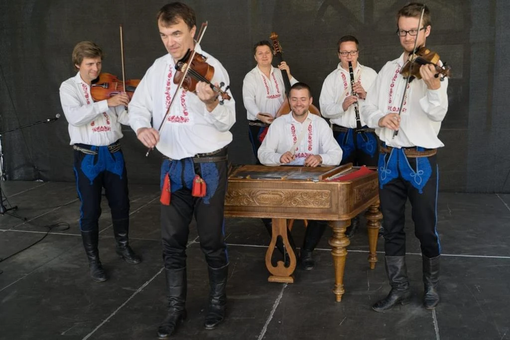 Mladí Burčáci Folk Ensemble